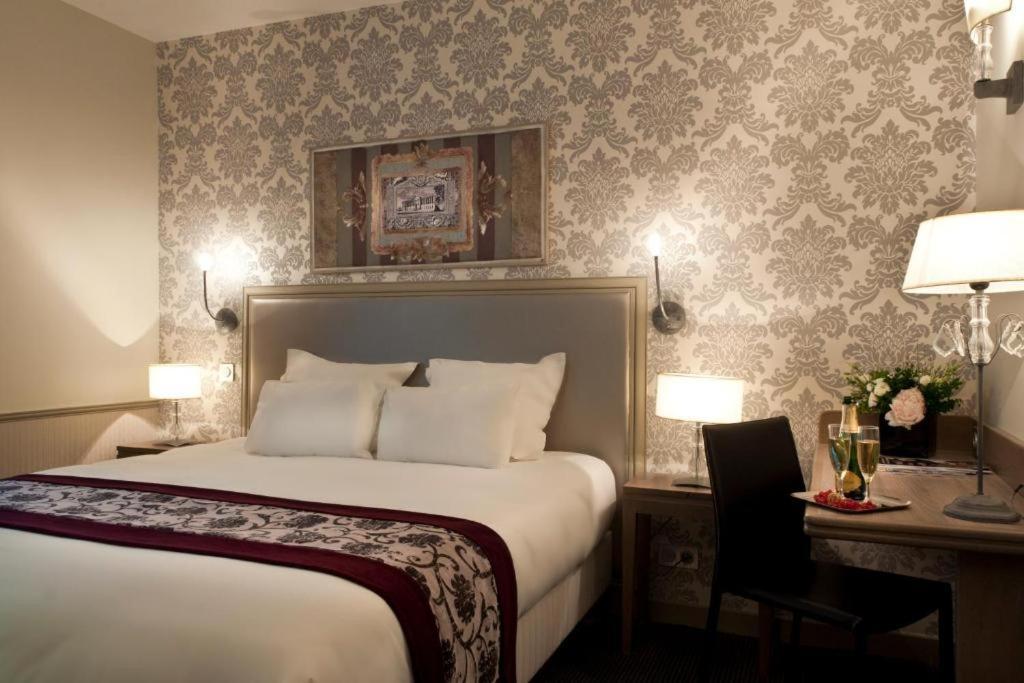 Hotel Monceau Wagram Paris Room photo
